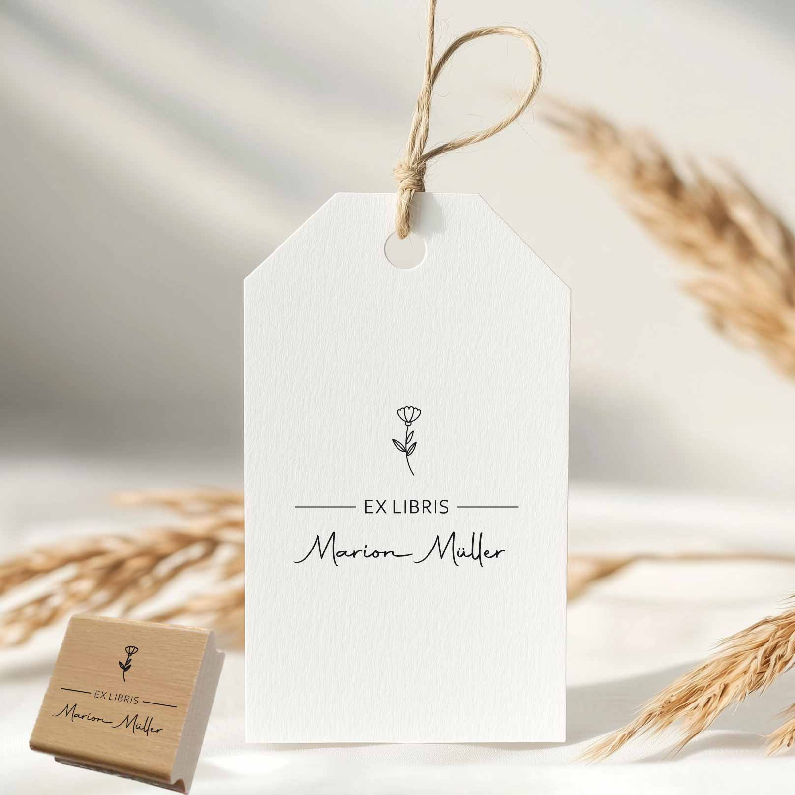 Buchstempel mit Blume | individuell personalisierbar
