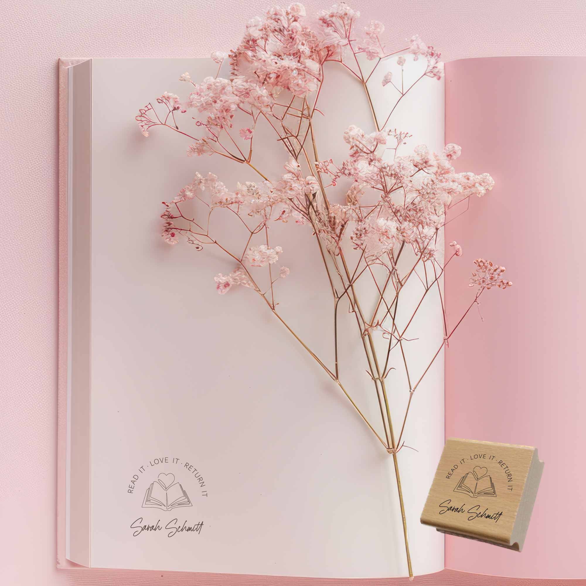 Ex Libris Stempel | Buch mit Herz im minimalistischen Strichstil