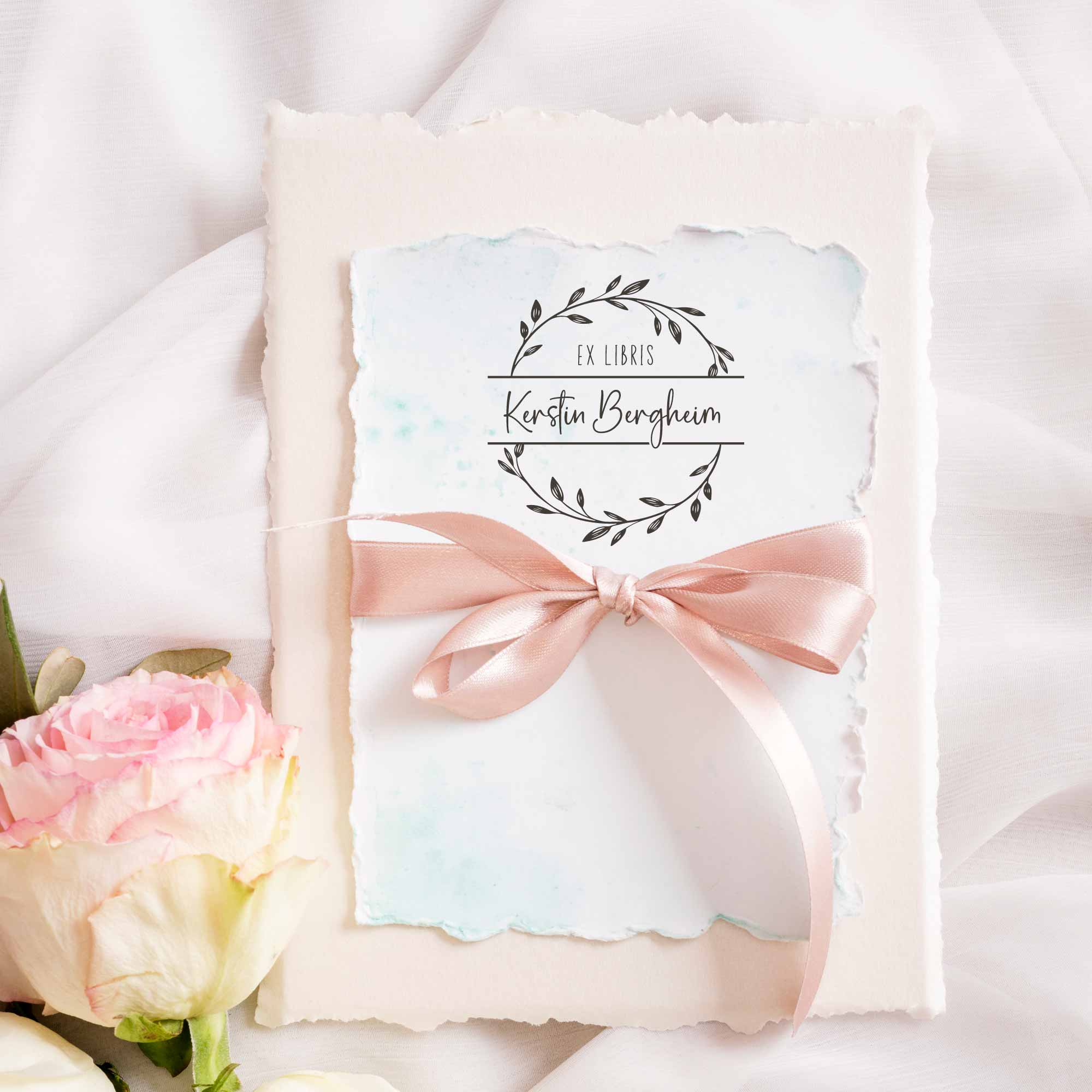 Bücherstempel | Blätterkranz – personalisierbar mit Name