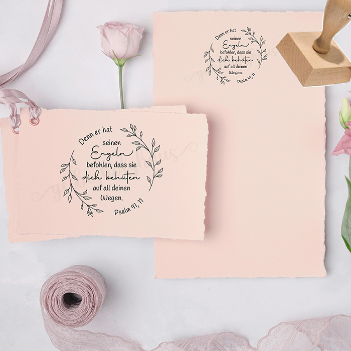 Bibelvers STEMPEL Blätterkranz "Psalm 91, 11 - Denn er hat seinen Engeln befohlen" 